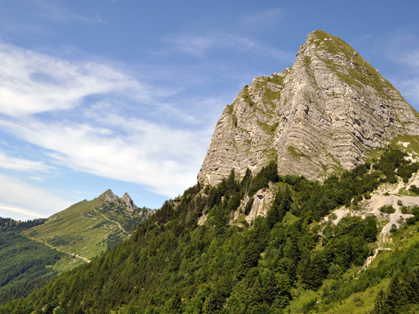 Dent de Jaman et rochers de Naye