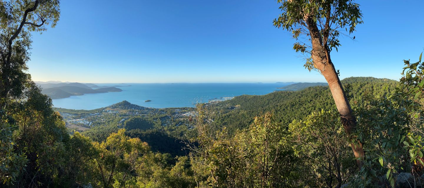 Coral Beach Trail and the Beak Lookout