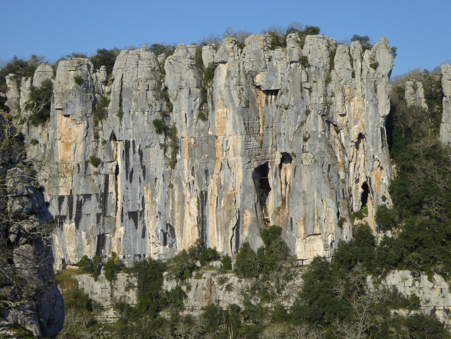 Grottes du Renard et des Barres