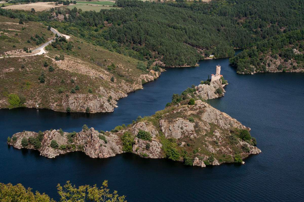 Château d'Éssalois et Chambles