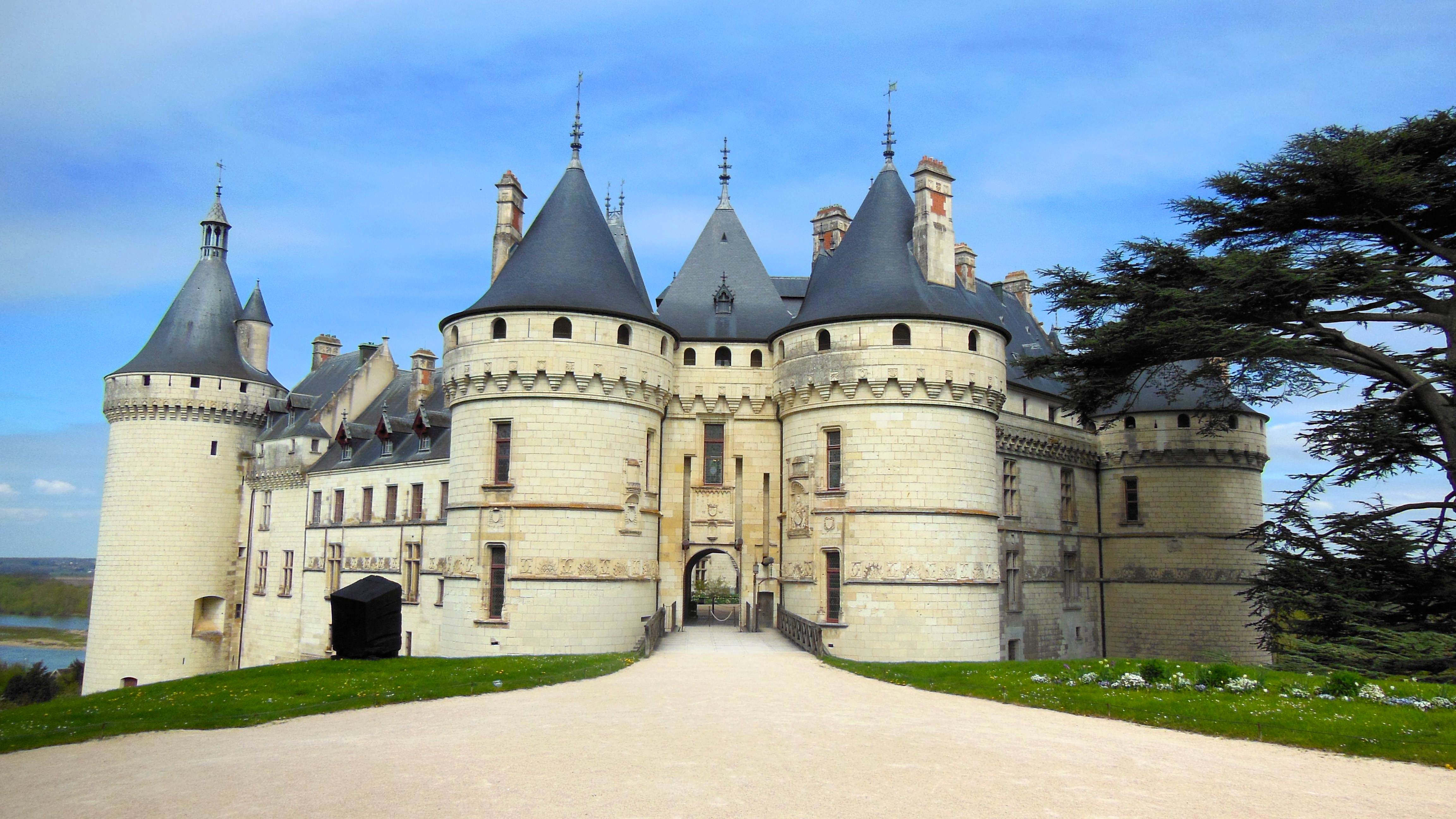 Bois de la Motte and Château de Chaumont