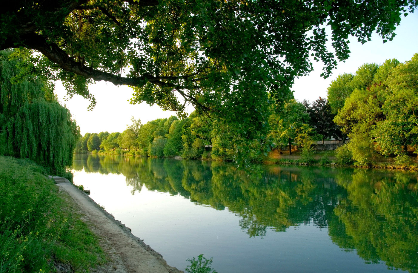 From Bois de Vincennes to the Marne River