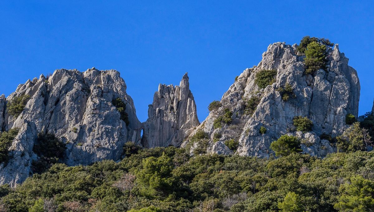 Rocher du Midi by Col du Cayron
