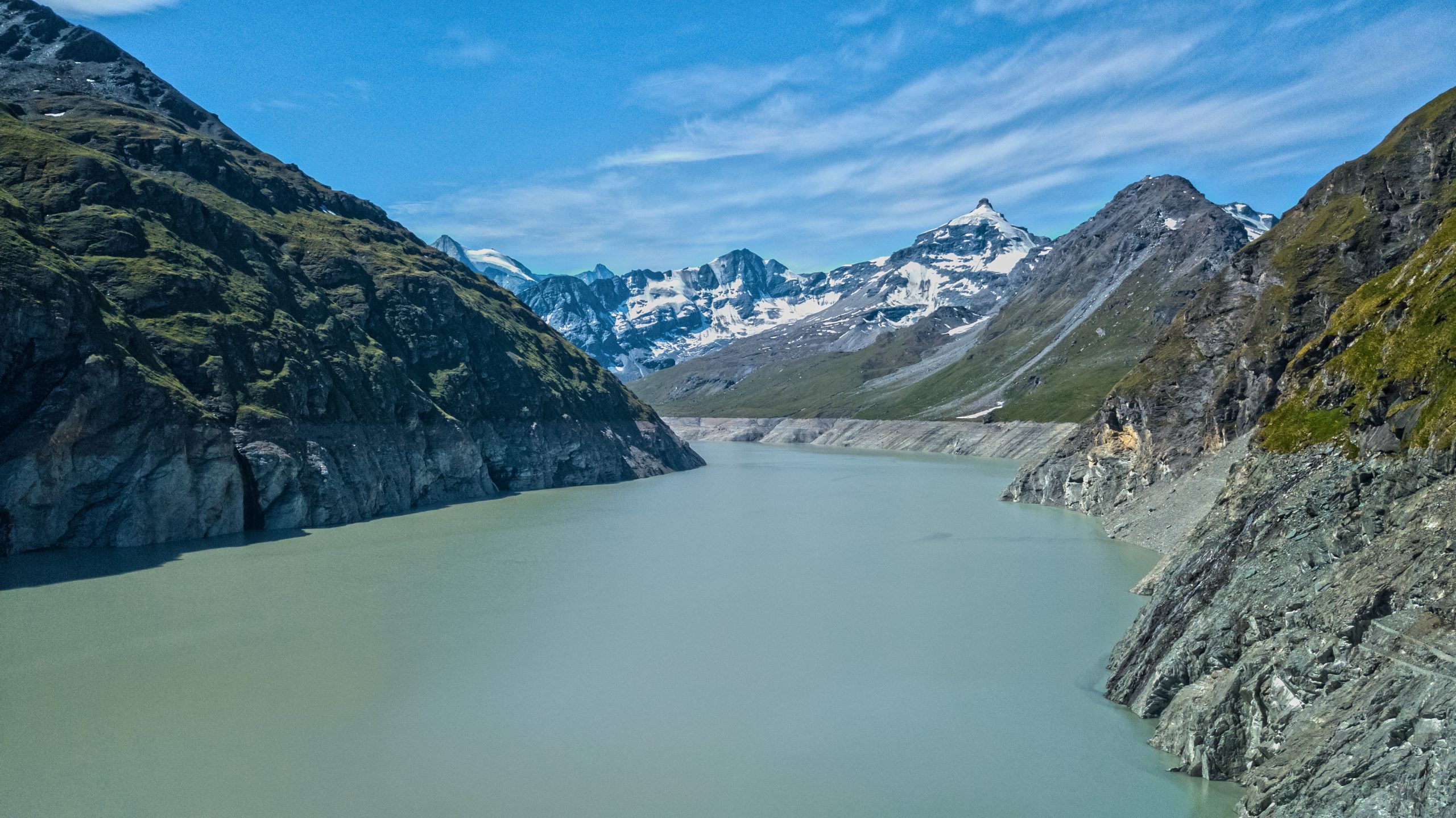 Lac des Dix and Prafleuri Hut